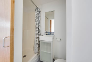 6 bed house, Furzehill Road, Mutley, Plymouth, PL47JZ - Image 2